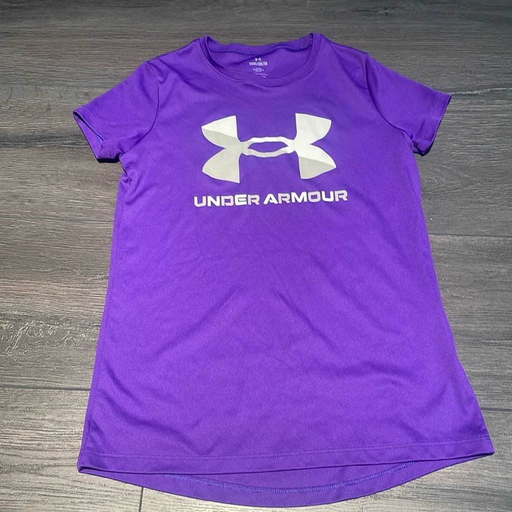 Purple Under Armour girls size youth medium dry fit t-shirt